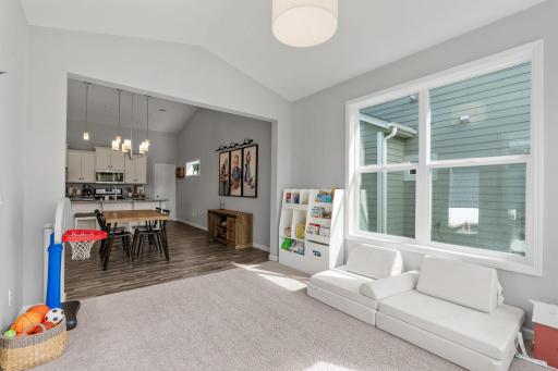 29-web-or-mls-712 South Creek Dr N-29.jpg