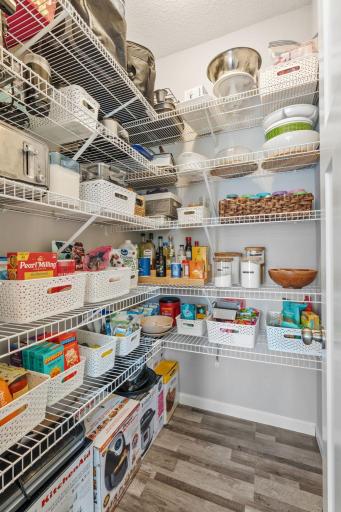 30-web-or-mls-712 South Creek Dr N-30.jpg