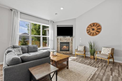 18-web-or-mls-712 South Creek Dr N-18.jpg