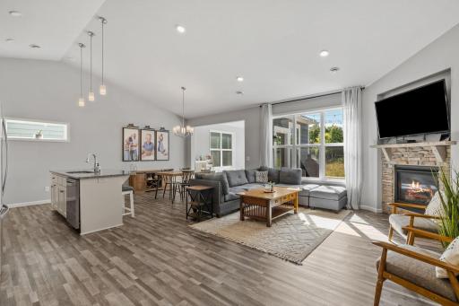 16-web-or-mls-712 South Creek Dr N-16.jpg