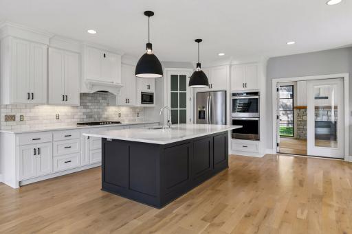 Beautiful kitchen, great attention to detail with tiles, Double ovens
