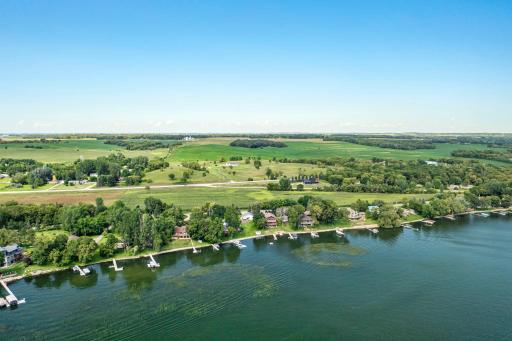As you arrive, youâre greeted by breathtaking views of Lake Minnewaska. Its crystal-clear blue waters stretch across the southern horizon, visible from several vantage points especially the hilltops, where the landscape opens into a sweeping panorama