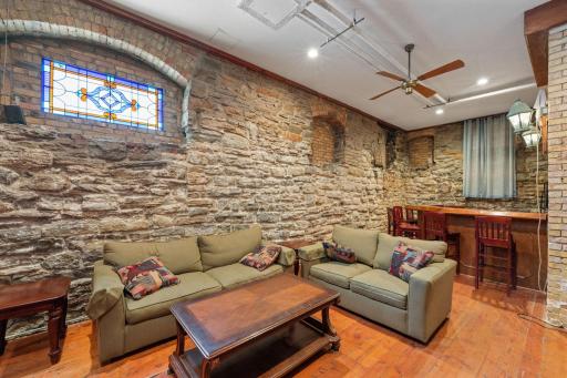609 S 9th Street, 8, Minneapolis, MN 55404