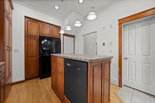 615 1st Street NW, Faribault, MN 55021