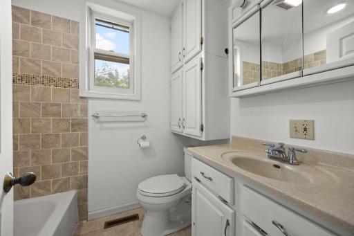615 1st Street NW, Faribault, MN 55021