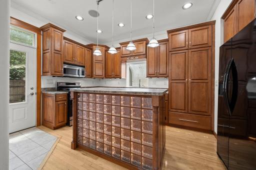 615 1st Street NW, Faribault, MN 55021