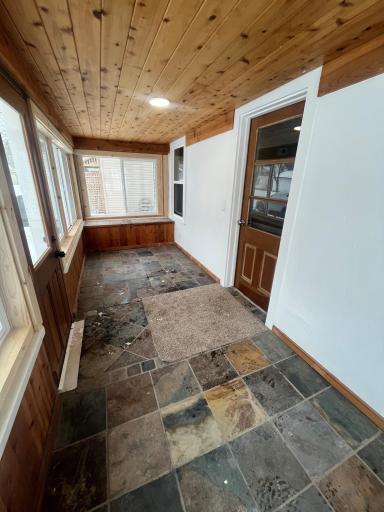 215 N Maple Street, Chaska, MN 55318