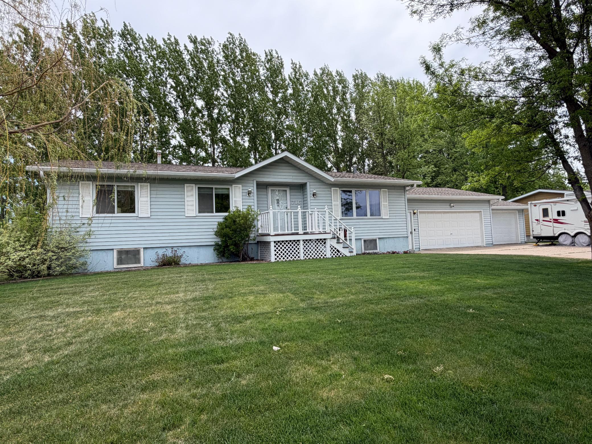 716 Main Avenue S, Roseau, MN 56751