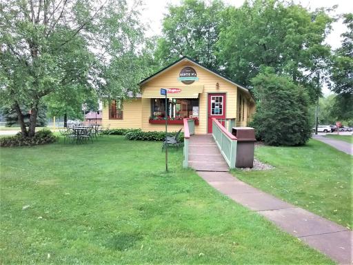 Auntie M's Cafe will delight you with that morning Java or hand scooped ice cream for the kids. Stop by and enjoy your on vacation!