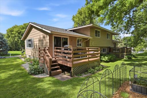 Whether or not your a barbecue enthusiast, a gardener, or simply like to spend time outdoors, this backyard has it all!