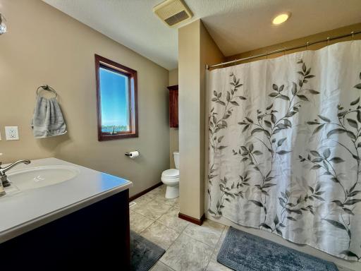1798 Tiger Ridge Drive, Albert Lea, MN 56007
