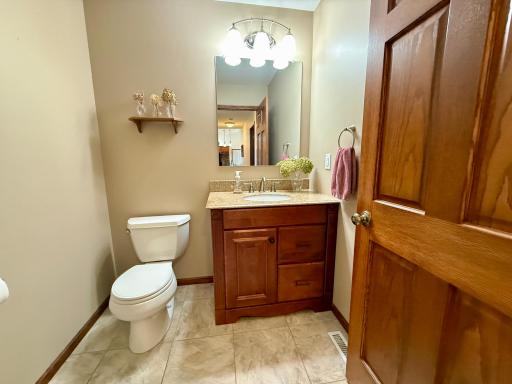 1798 Tiger Ridge Drive, Albert Lea, MN 56007