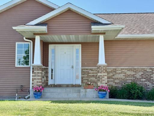 1798 Tiger Ridge Drive, Albert Lea, MN 56007
