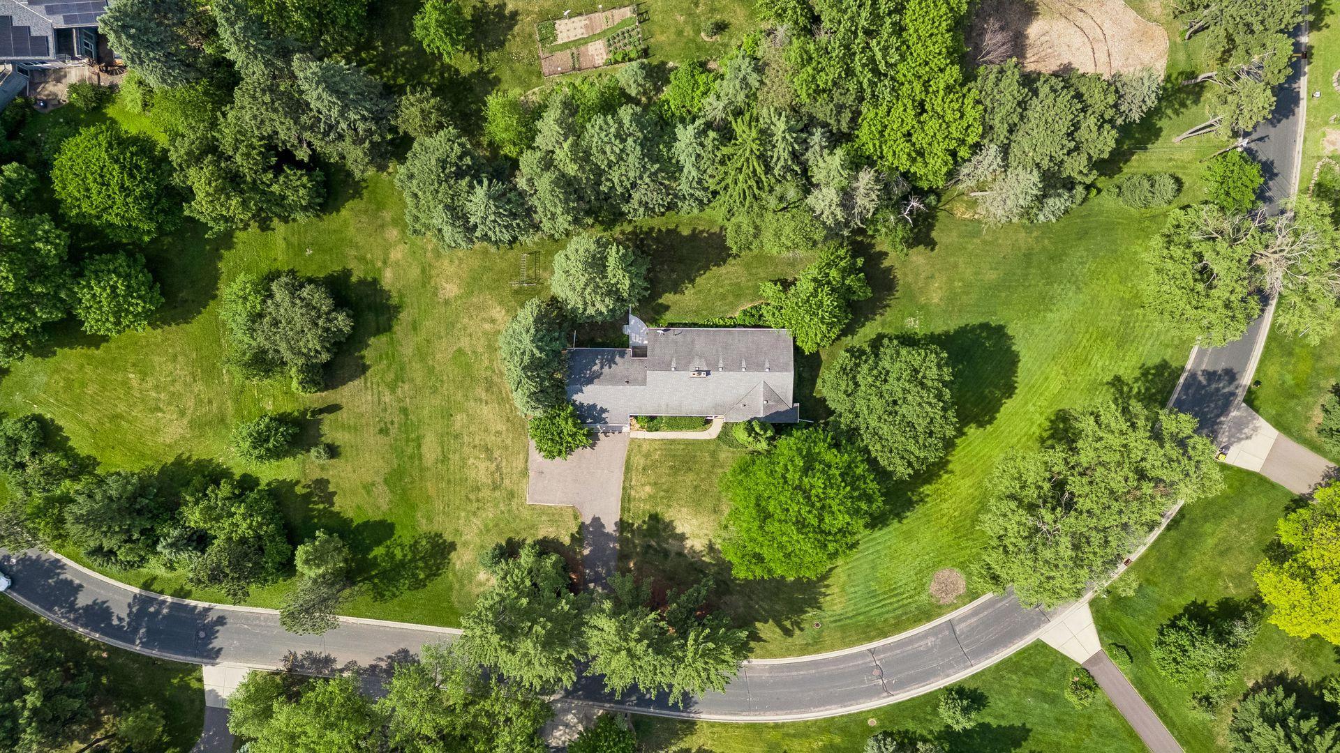 Spend your time outdoors while gardening, relaxing on the patio, or enjoying the variety of wildlife, or picking apples from the apple trees!