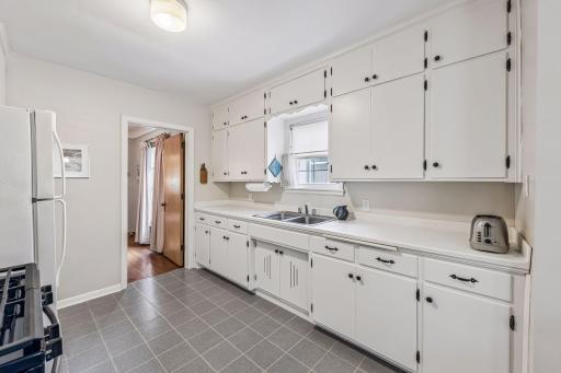 3353 Russell Avenue N, Minneapolis, MN 55412