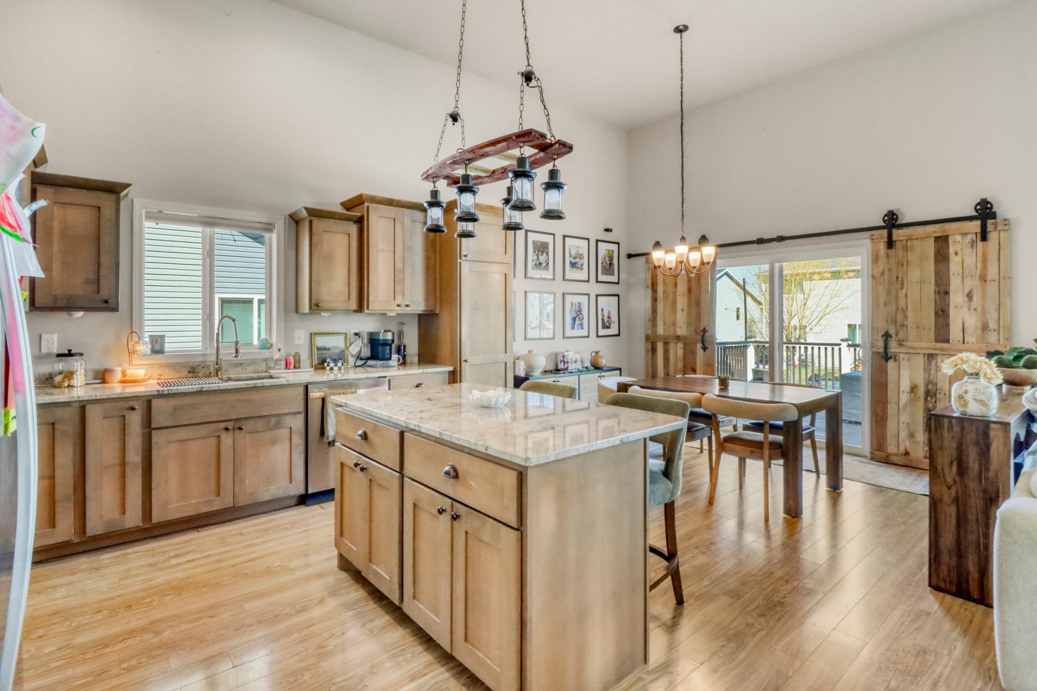 Kitchen1_4.JPG