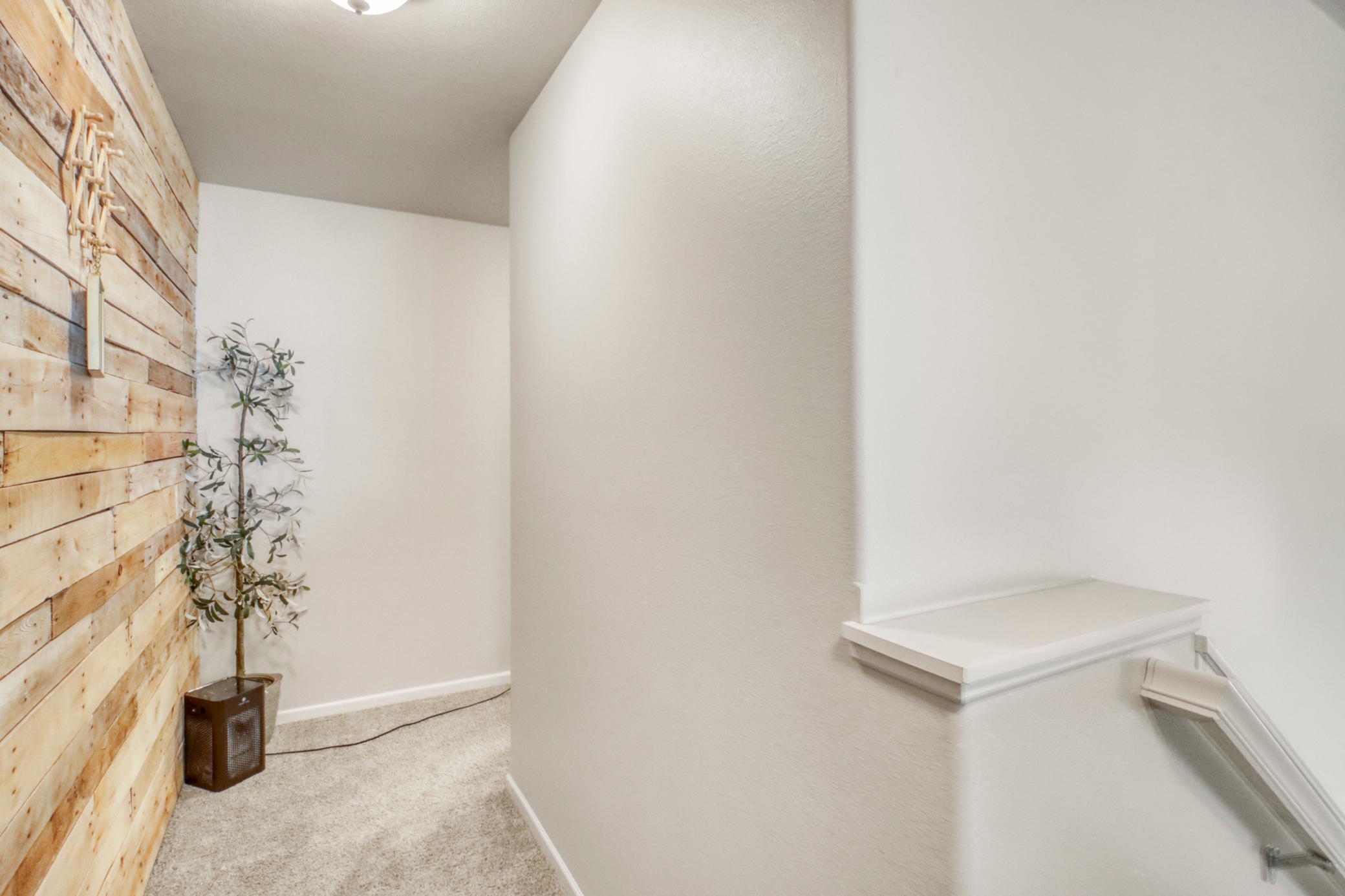 Upstairs1_1.JPG