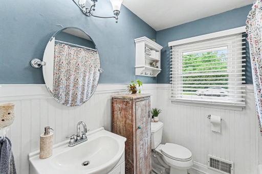 531 Locust Street, Chaska, MN 55318