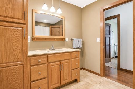 2040 Greenwood Drive, Owatonna, MN 55060