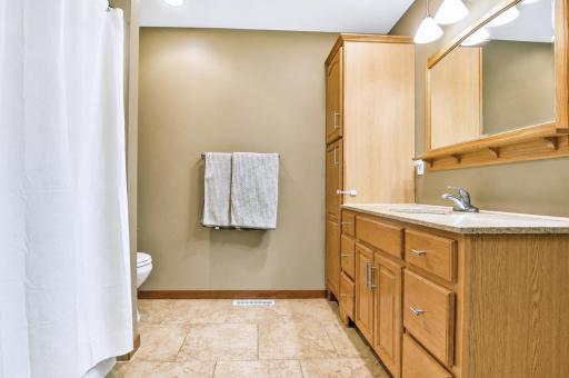 2040 Greenwood Drive, Owatonna, MN 55060