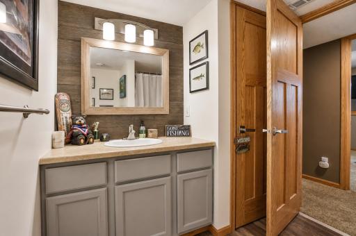 2040 Greenwood Drive, Owatonna, MN 55060