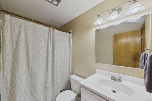 2801 Flag Avenue N, 222, Minneapolis, MN 55427