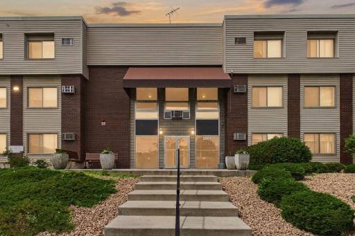 2801 Flag Avenue N, 222, Minneapolis, MN 55427