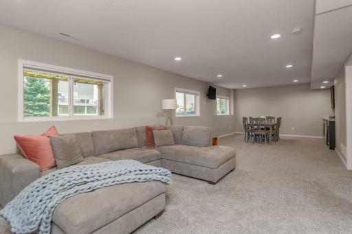 9231 Lighthouse Lane, Saint Paul, MN 55129