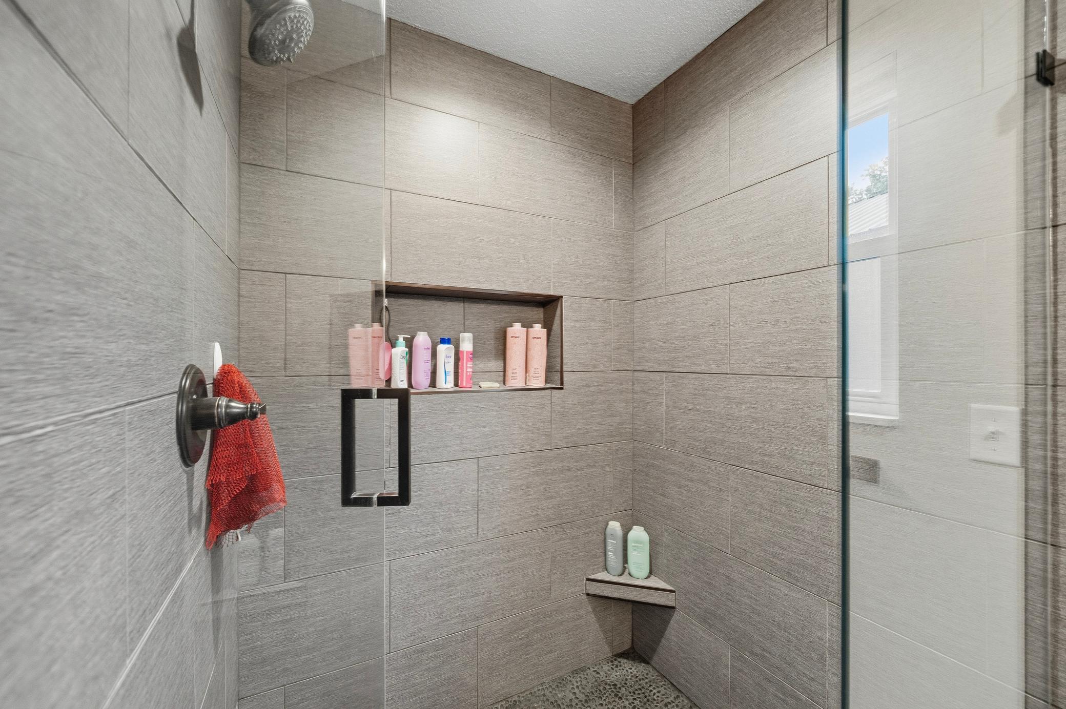 4024 Rosewood Lane - Owners Ensuite