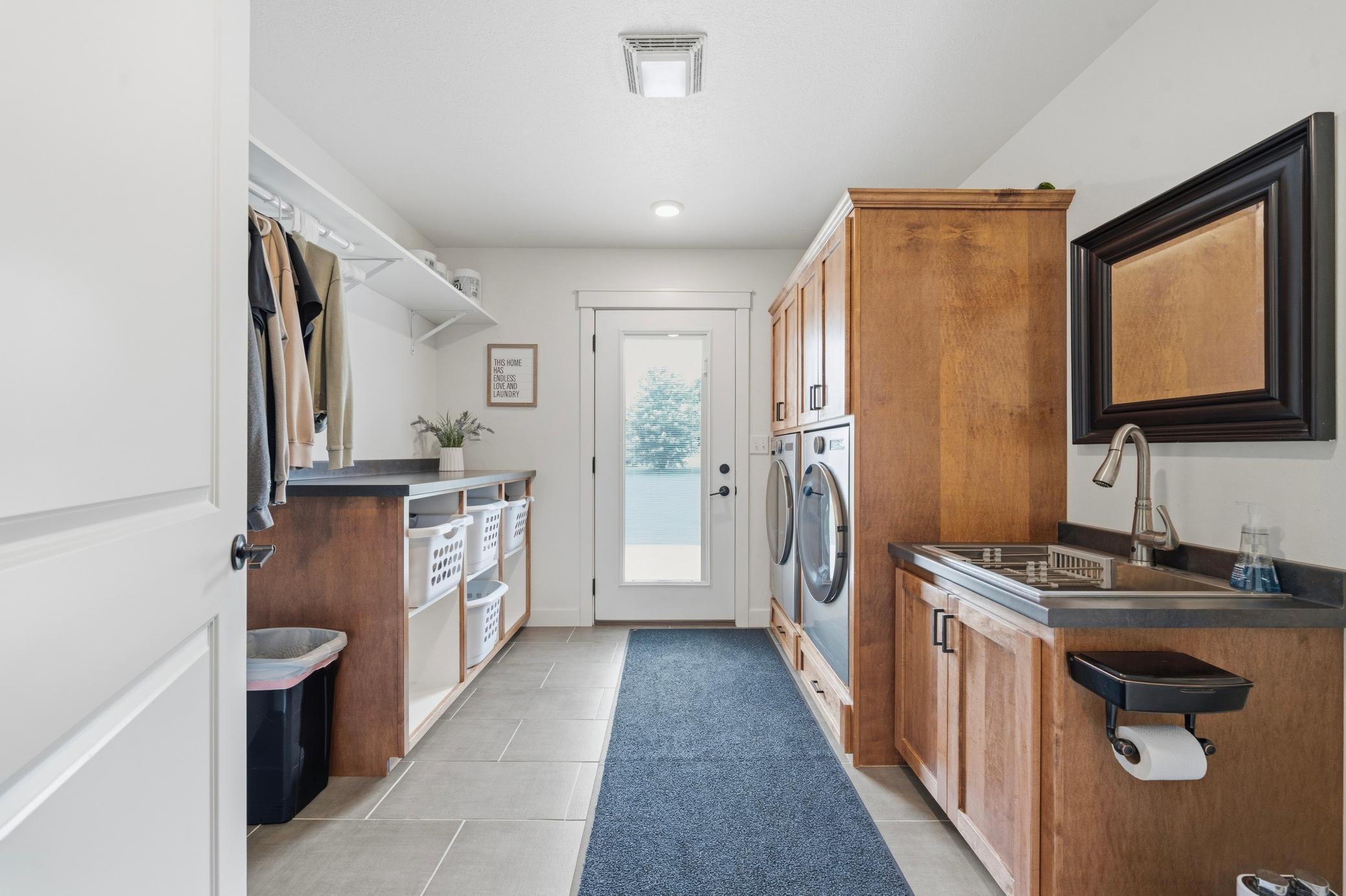 4024 Rosewood Lane - Laundry Room