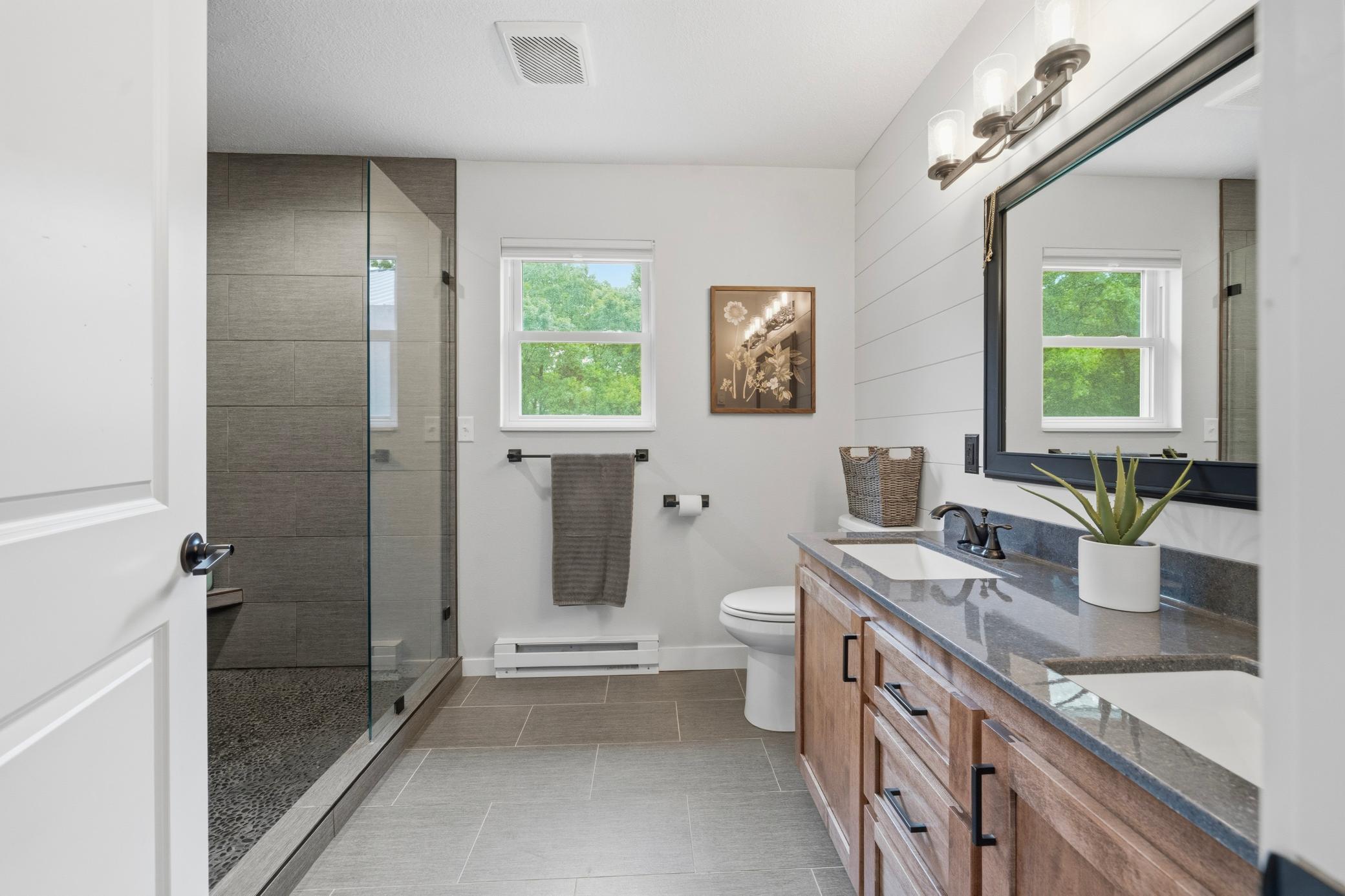 4024 Rosewood Lane - Owner's Ensuite