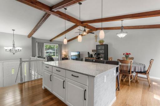 1010 Ferndale Street N, Maplewood, MN 55119