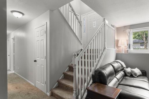 1010 Ferndale Street N, Maplewood, MN 55119