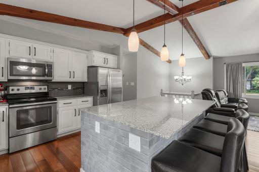 1010 Ferndale Street N, Maplewood, MN 55119