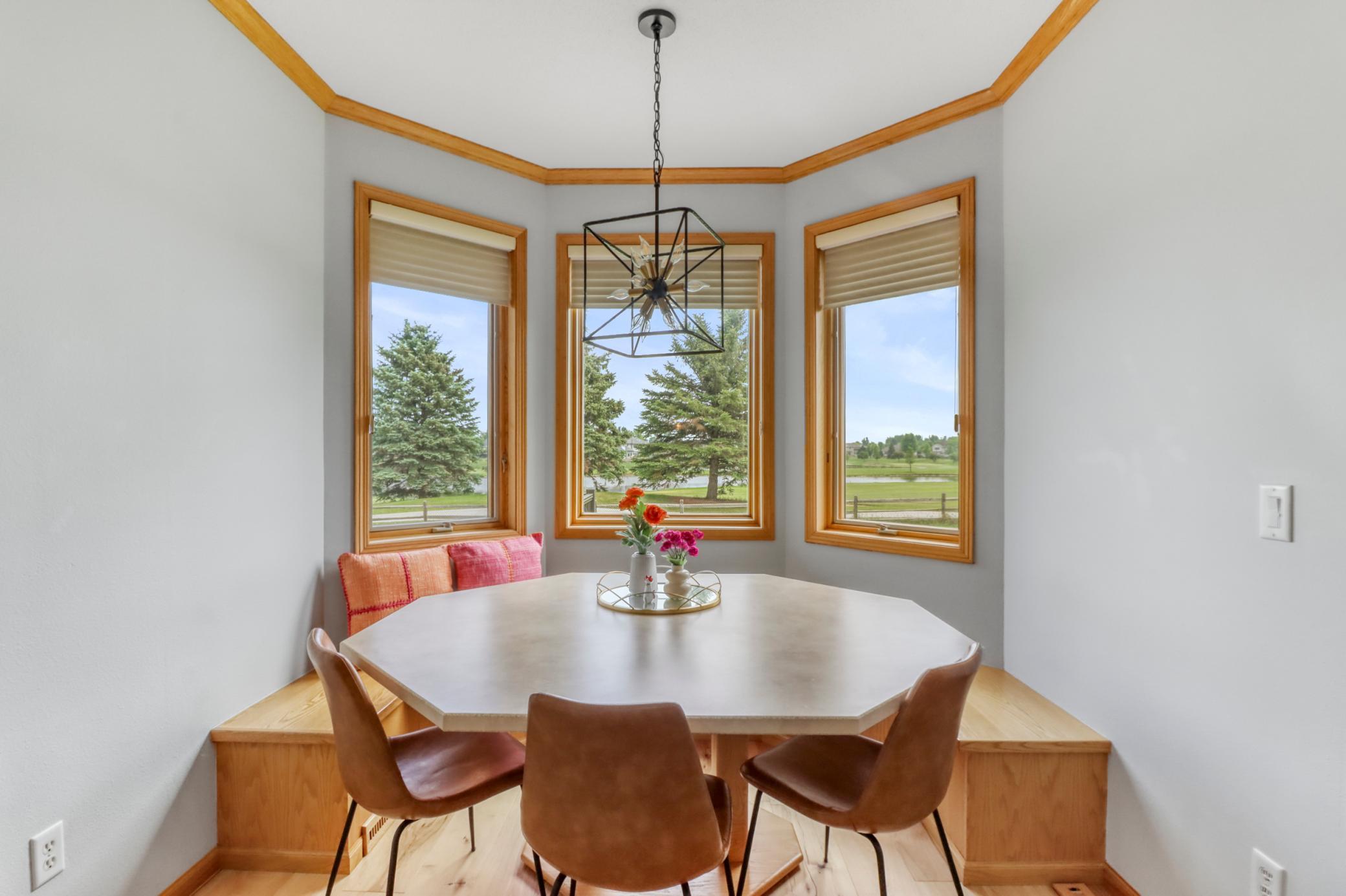 Breakfast Nook1_2.JPG