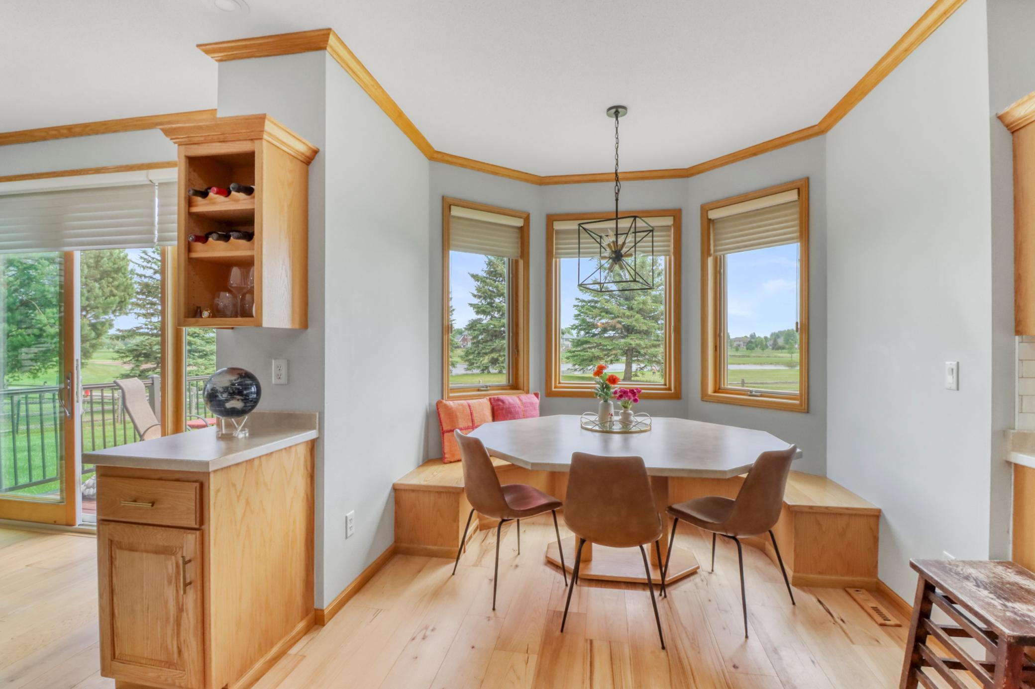 Breakfast Nook1_0.JPG