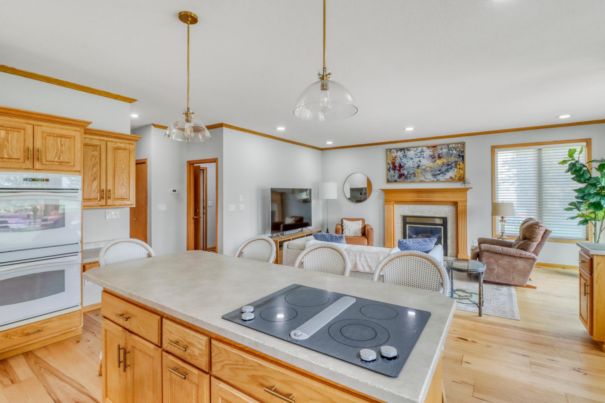 Kitchen1_5.JPG