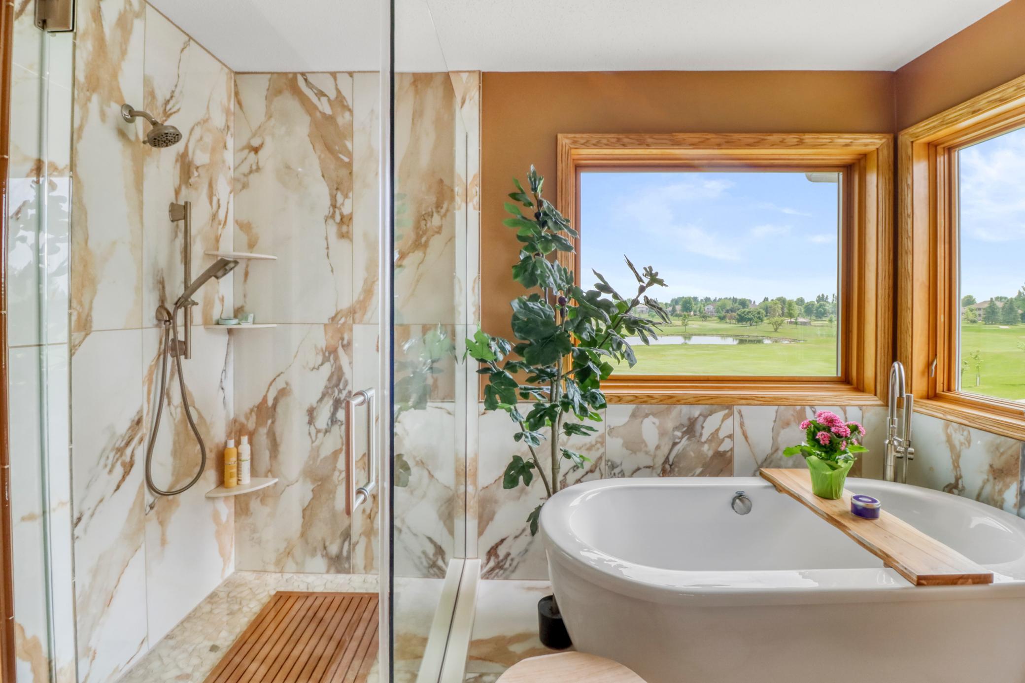 Primary Bathroom1_3.JPG