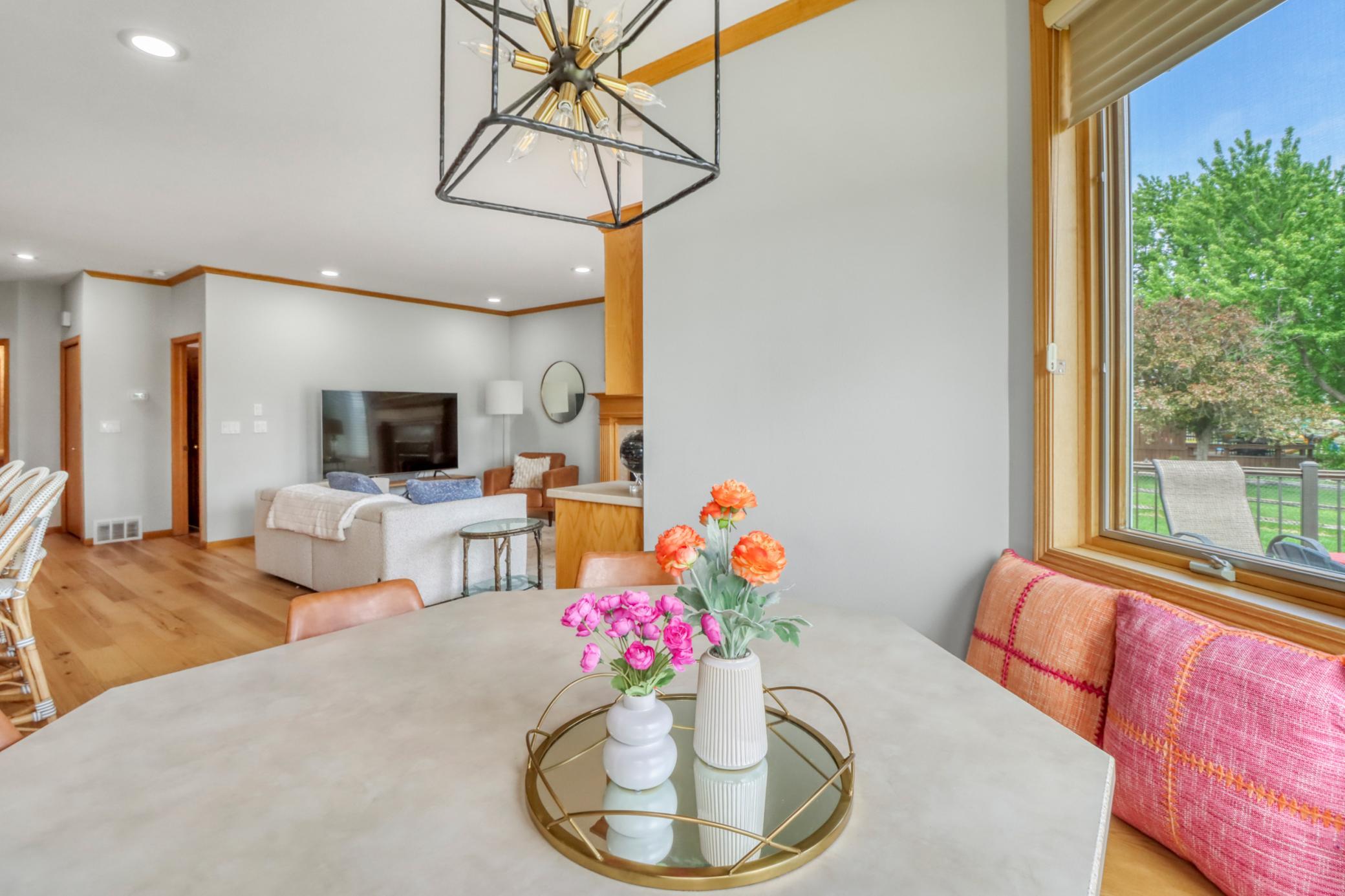 Breakfast Nook1_1.JPG