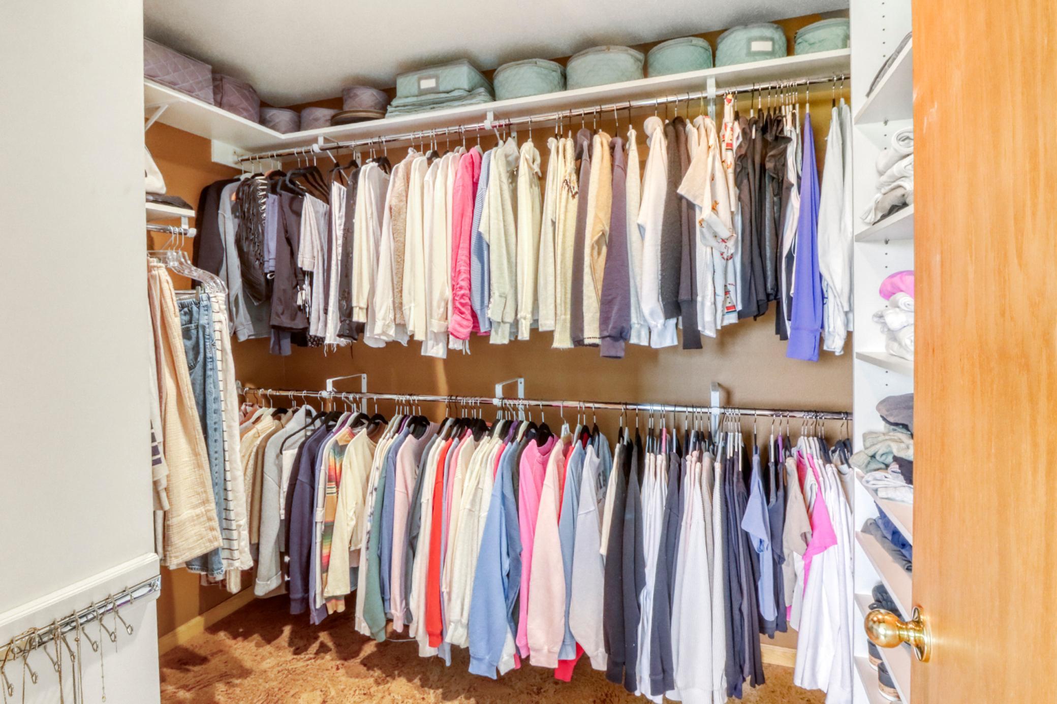 Primary Closet1_1.JPG