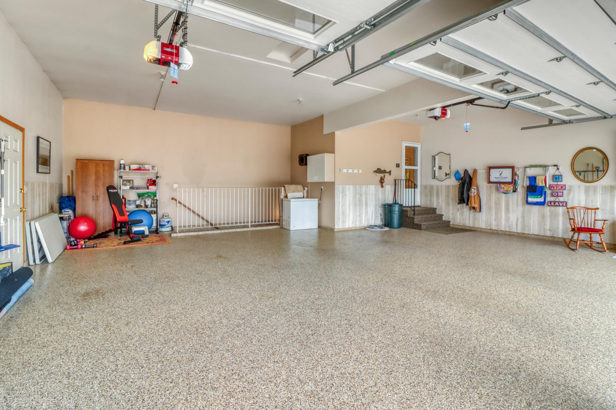 Garage1_2.JPG