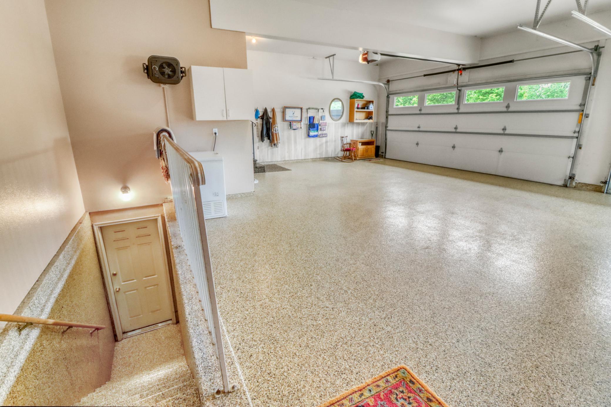 Garage1_3.JPG
