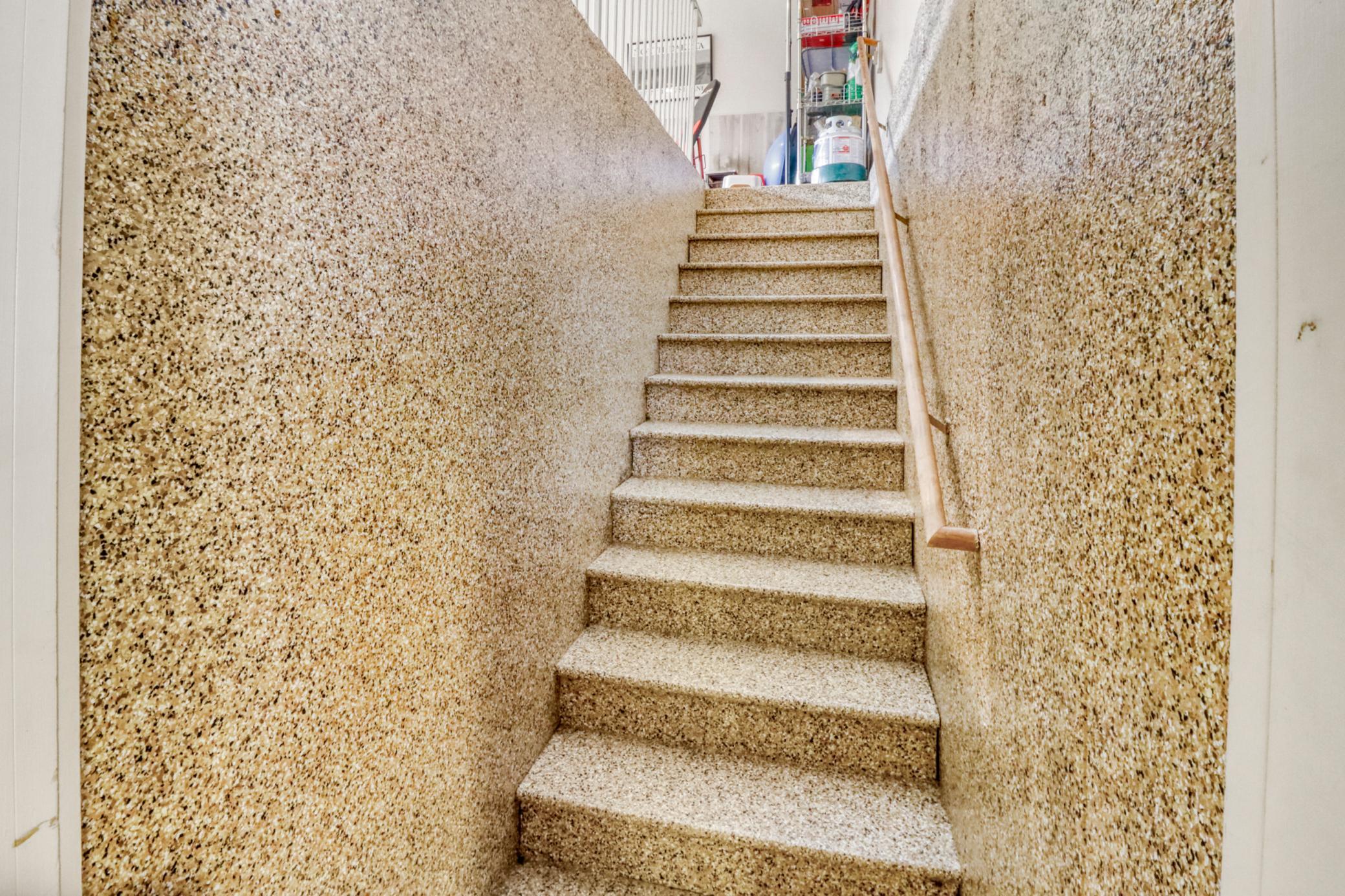 Garage_Stairs.JPG