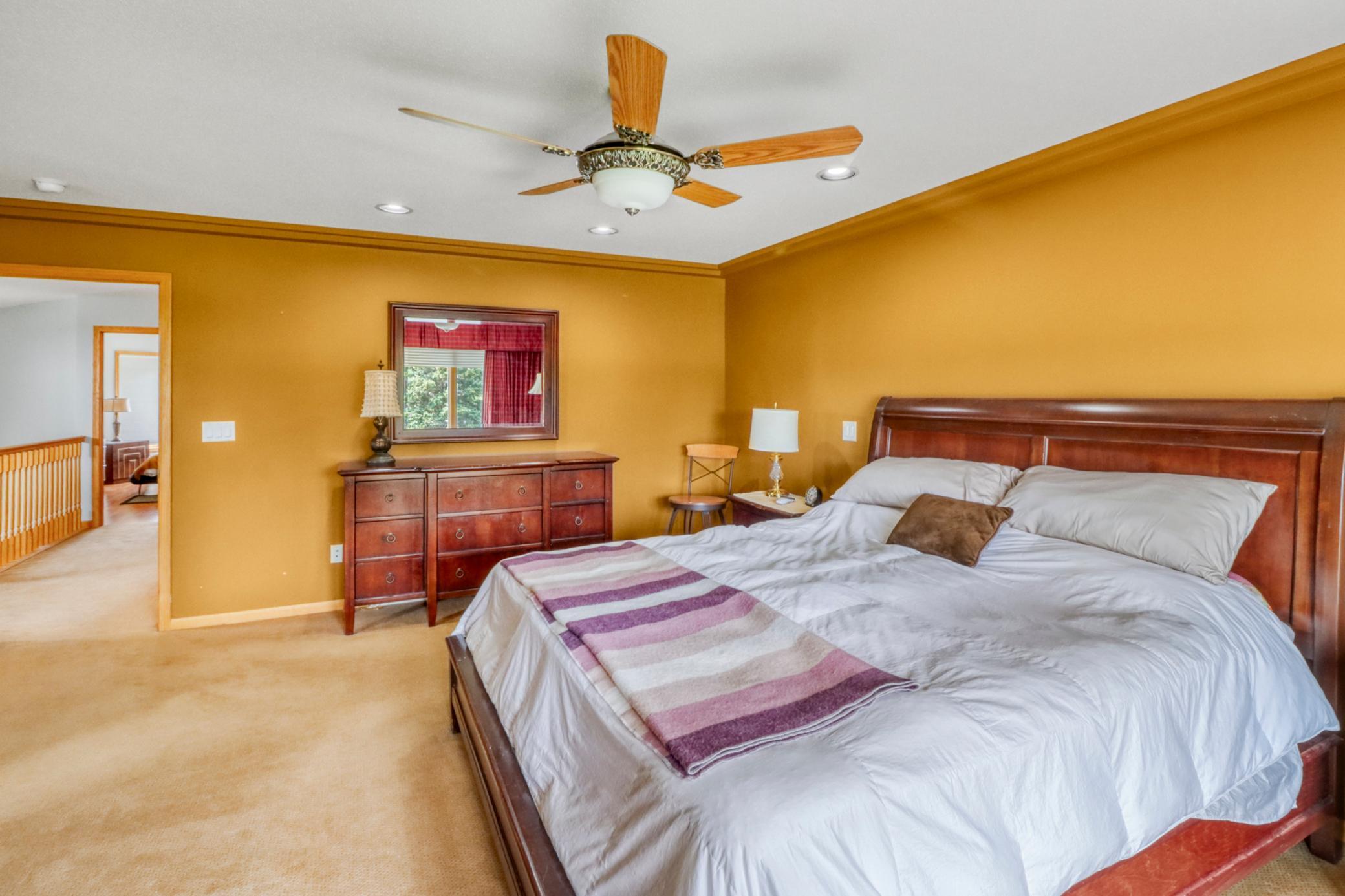 Primary Bedroom1_3.JPG