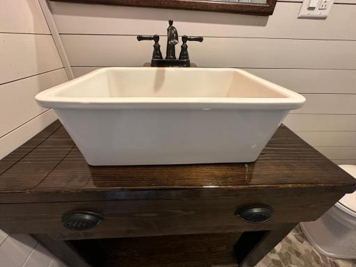 L/L 3/4 bath sink