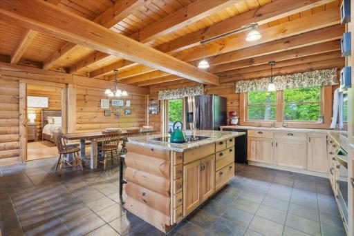 09-Kitchen.jpg