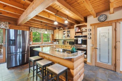 11-Breakfast Nook.jpg