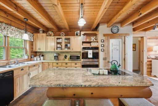12-Breakfast Nook.jpg