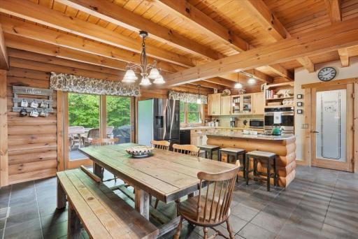 13-Dining Area.jpg