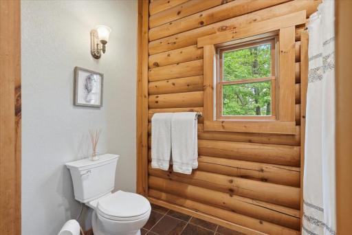 15-Bathroom 2.jpg